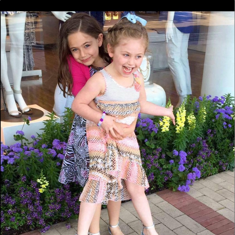 Girls - Picture 4 of 4